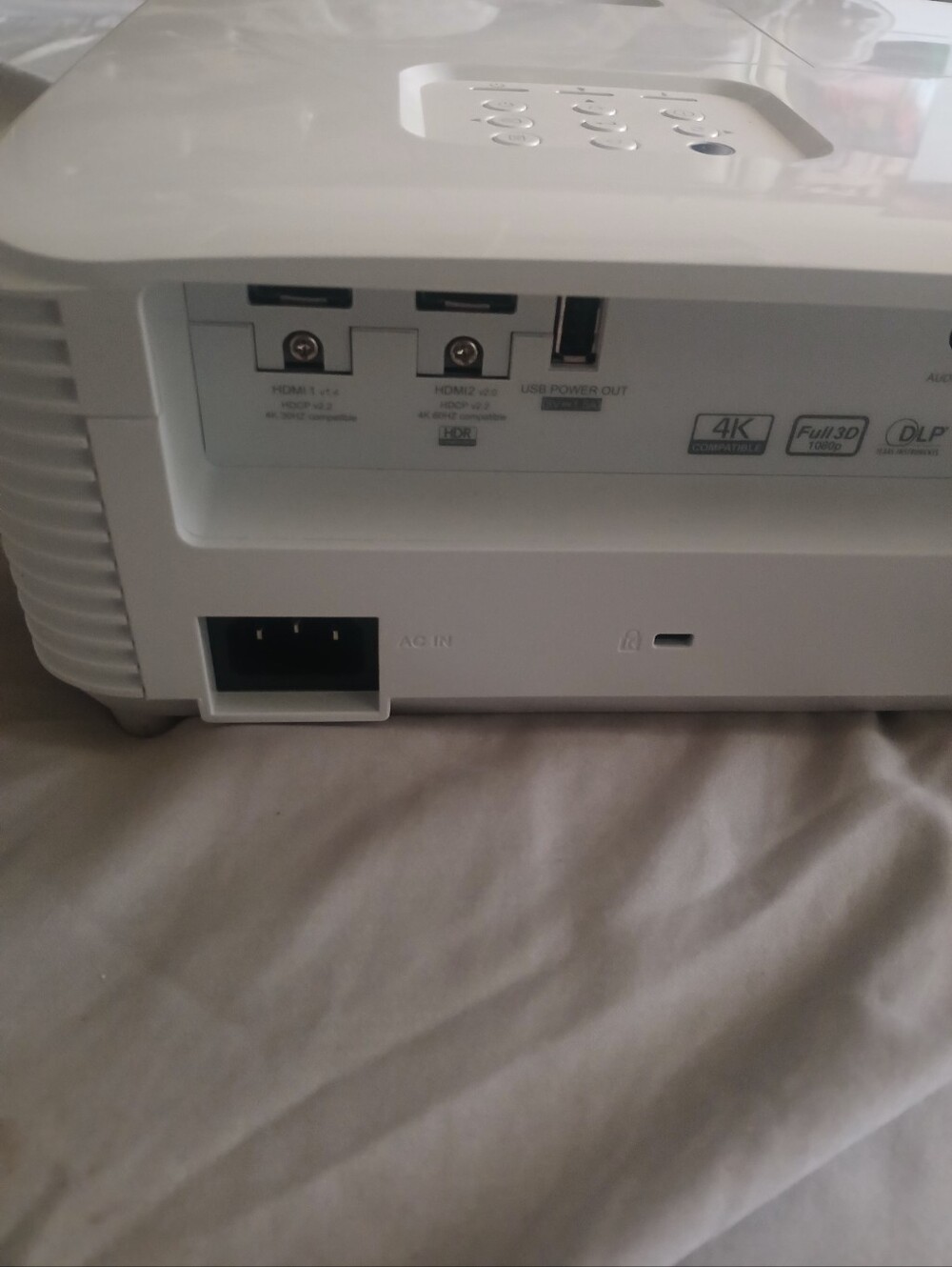 White Portable Projector - High-Definition Projection - Picture 5 of 10